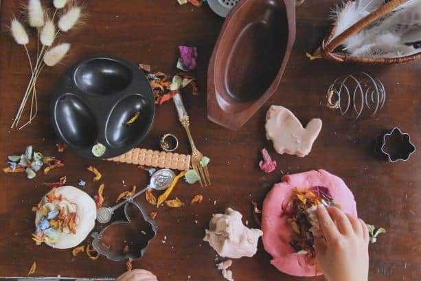 Nature playdough - playdough with leaves, petals. Playdough ideas for younger kids.